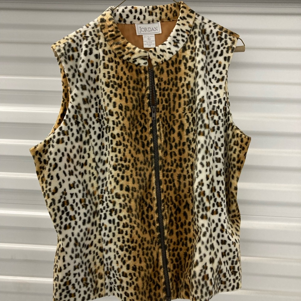 Jordan Black and Brown Boxy Sleeveless Blouse